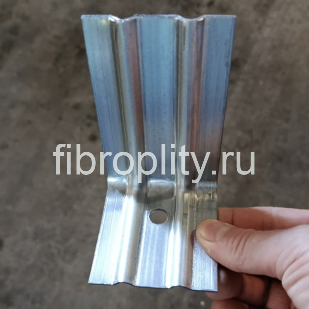 Кронштейн фасадный оцинкованный, размером 70*70*70 мм. цена от производителя